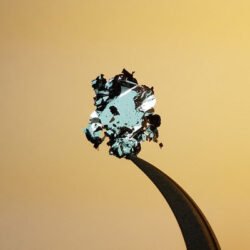 MoWS4 Crystals